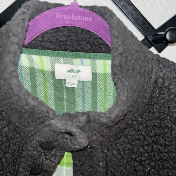 Aerie Black Sherpa Fleece Vest Size Large Button Front Cozy Lined Fall Winter - Picture 3 of 4